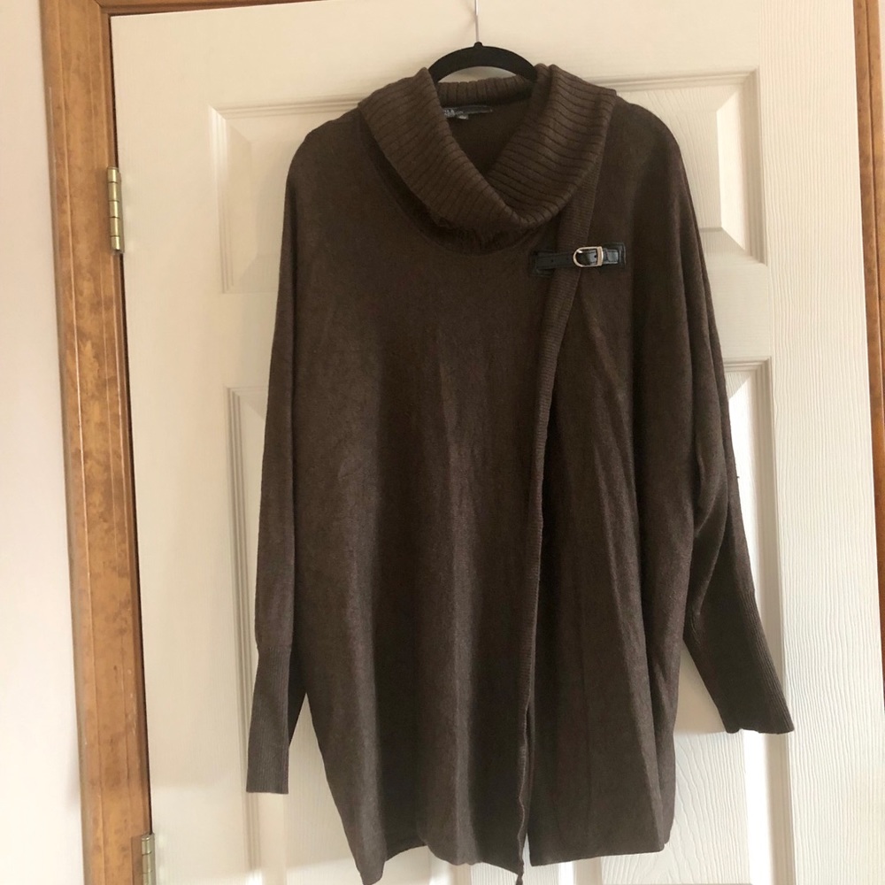 Gorgeous Women’s Sweater Sz. XL
